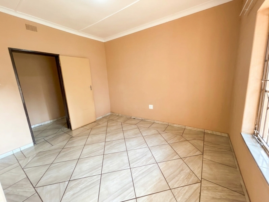 To Let 3 Bedroom Property for Rent in Zuurfontein Gauteng