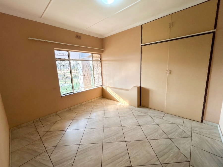 To Let 3 Bedroom Property for Rent in Zuurfontein Gauteng
