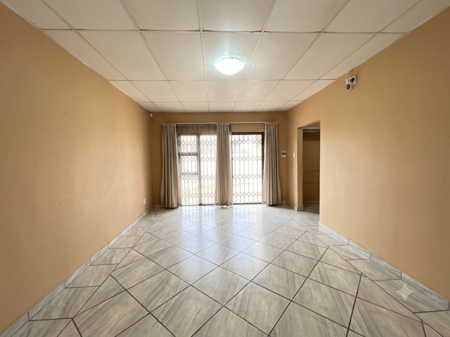 To Let 3 Bedroom Property for Rent in Zuurfontein Gauteng