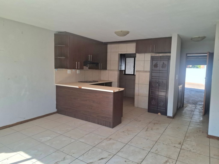 2 Bedroom Property for Sale in Greenhills Gauteng
