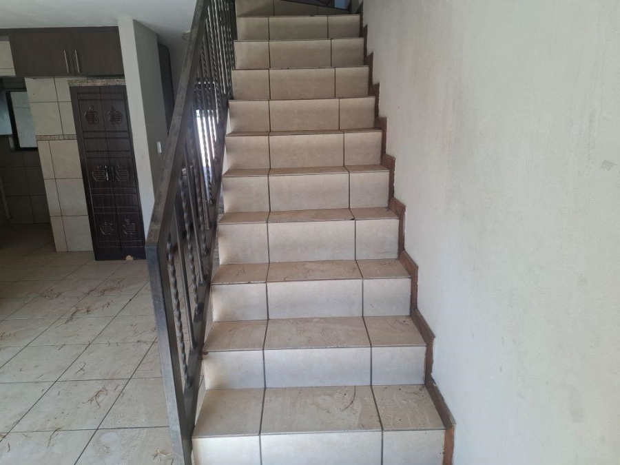 2 Bedroom Property for Sale in Greenhills Gauteng