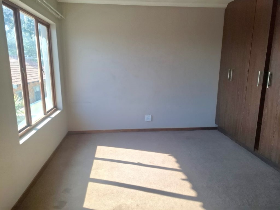 2 Bedroom Property for Sale in Greenhills Gauteng