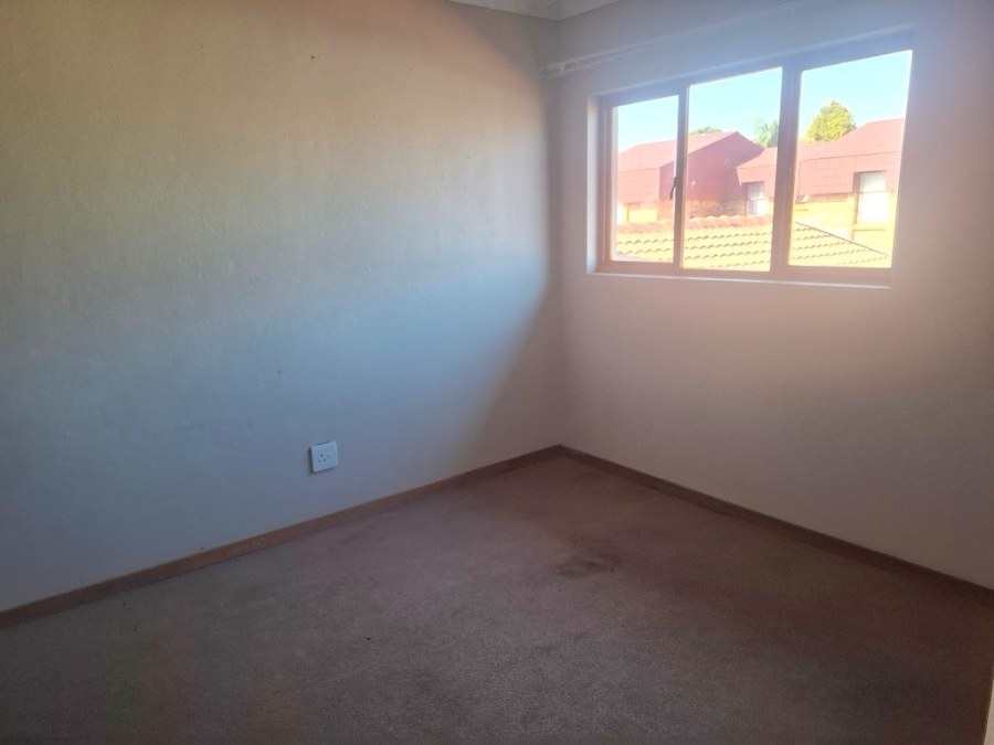 2 Bedroom Property for Sale in Greenhills Gauteng