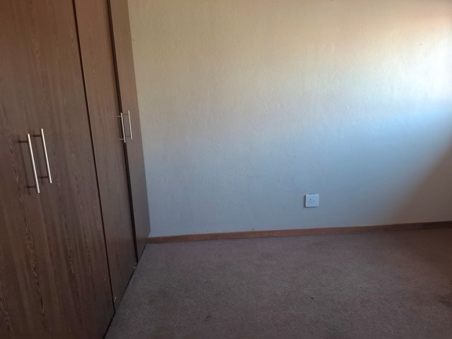 2 Bedroom Property for Sale in Greenhills Gauteng