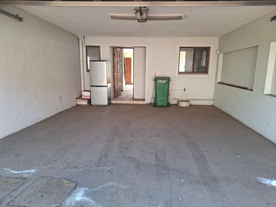 2 Bedroom Property for Sale in Greenhills Gauteng