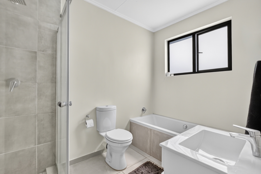 3 Bedroom Property for Sale in Maroeladal Gauteng