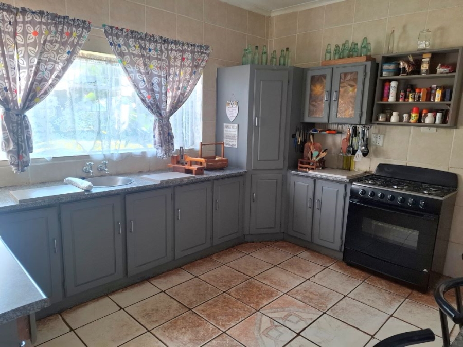 4 Bedroom Property for Sale in Loumarina A H Gauteng