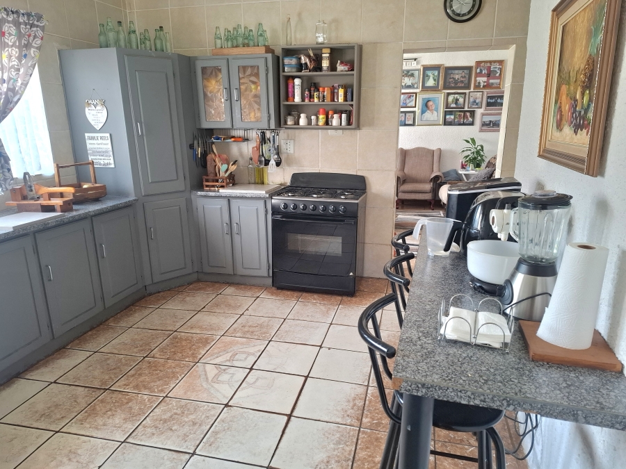 4 Bedroom Property for Sale in Loumarina A H Gauteng