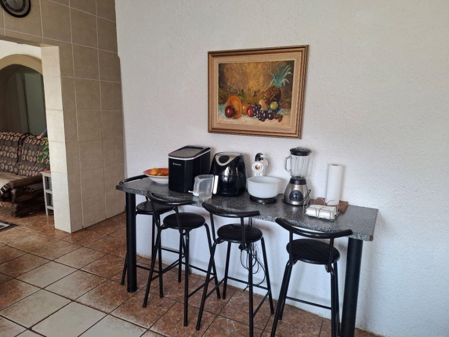 4 Bedroom Property for Sale in Loumarina A H Gauteng