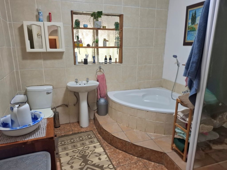 4 Bedroom Property for Sale in Loumarina A H Gauteng
