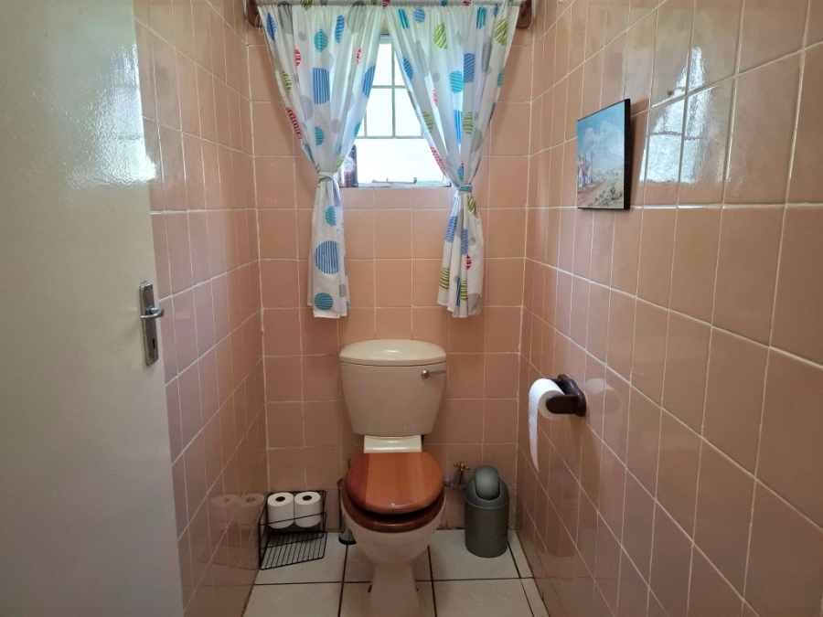 4 Bedroom Property for Sale in Loumarina A H Gauteng