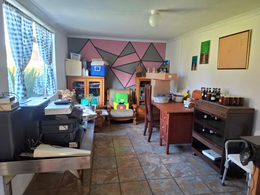 4 Bedroom Property for Sale in Loumarina A H Gauteng