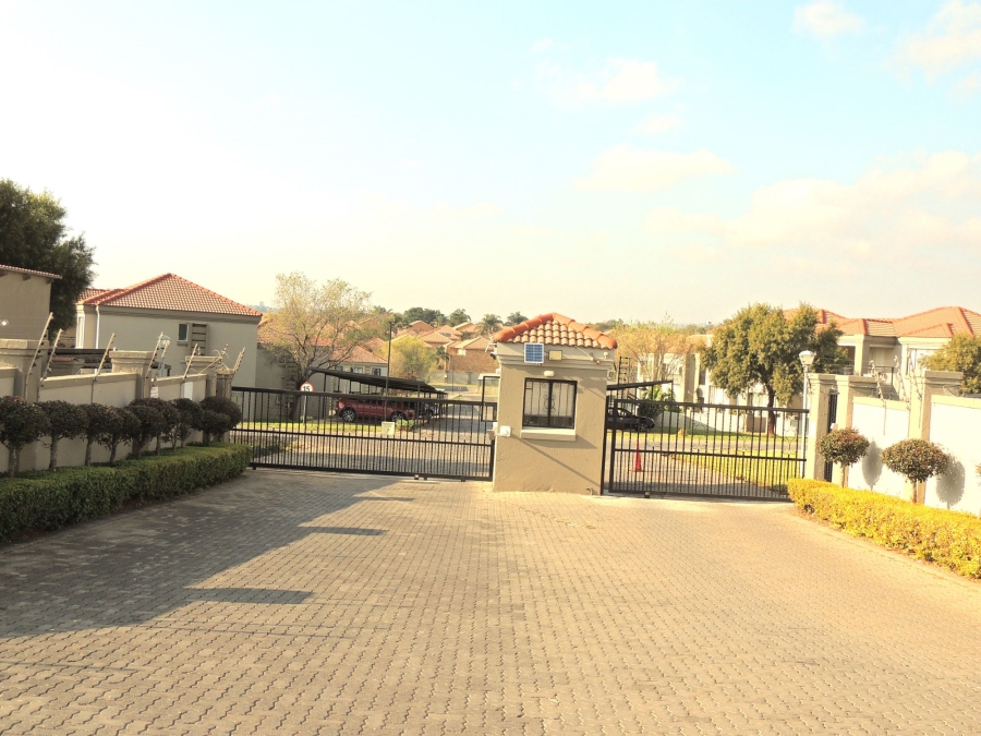 3 Bedroom Property for Sale in Willowbrook Gauteng