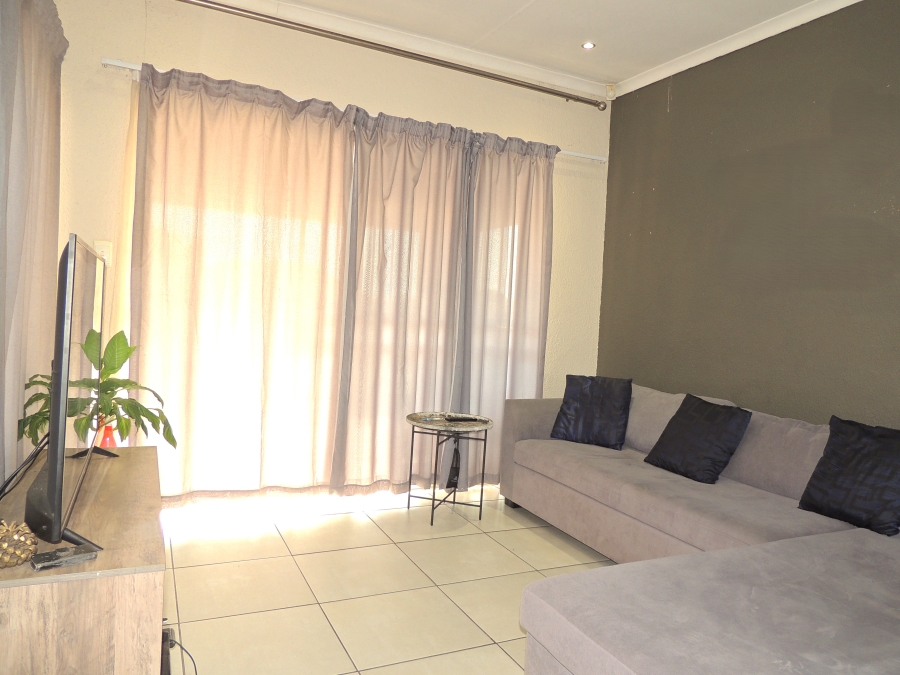 3 Bedroom Property for Sale in Willowbrook Gauteng