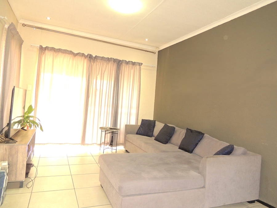 3 Bedroom Property for Sale in Willowbrook Gauteng