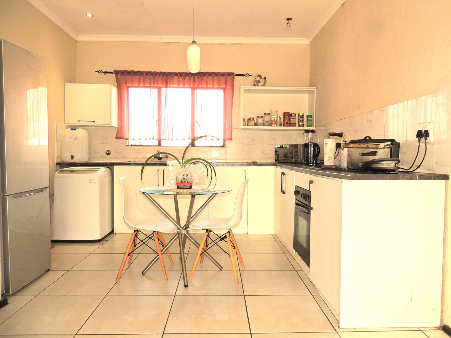 3 Bedroom Property for Sale in Willowbrook Gauteng