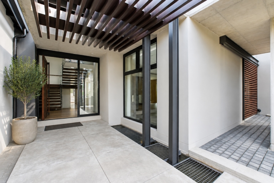 4 Bedroom Property for Sale in Waterfall Country Estate Gauteng