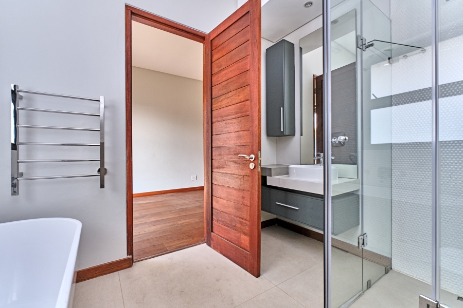 4 Bedroom Property for Sale in Waterfall Country Estate Gauteng