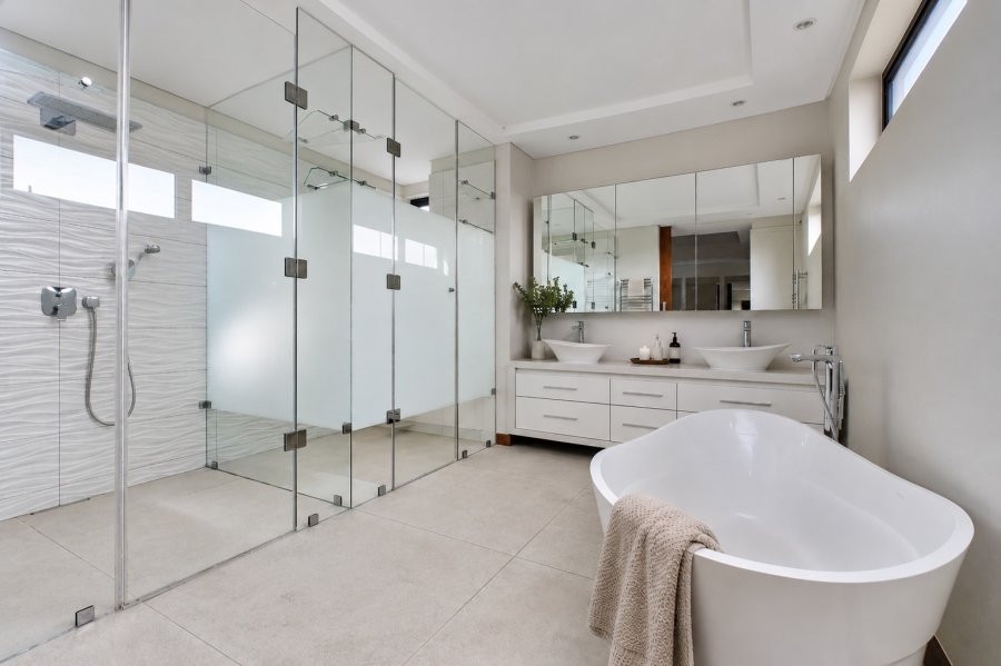 4 Bedroom Property for Sale in Waterfall Country Estate Gauteng