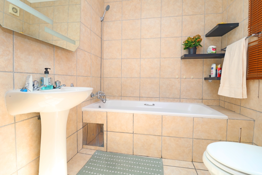 1 Bedroom Property for Sale in Ferndale Gauteng