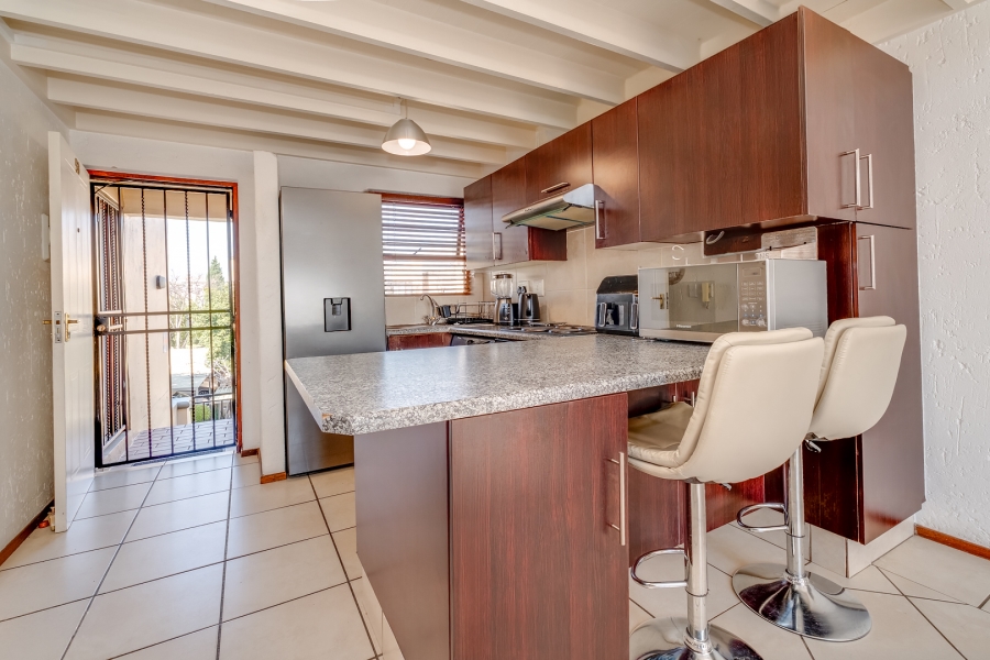 2 Bedroom Property for Sale in Lonehill Gauteng