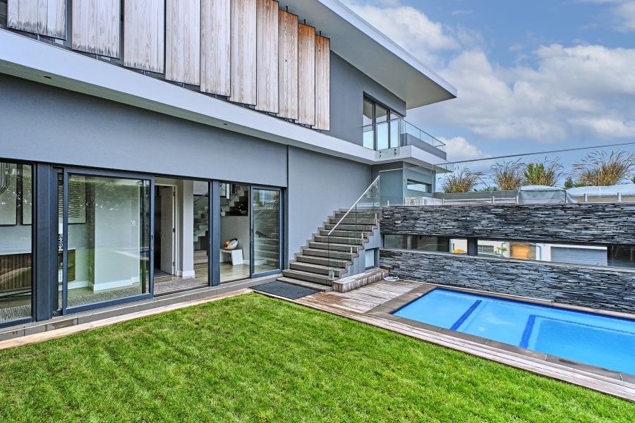 4 Bedroom Property for Sale in Waterfall Country Village Gauteng
