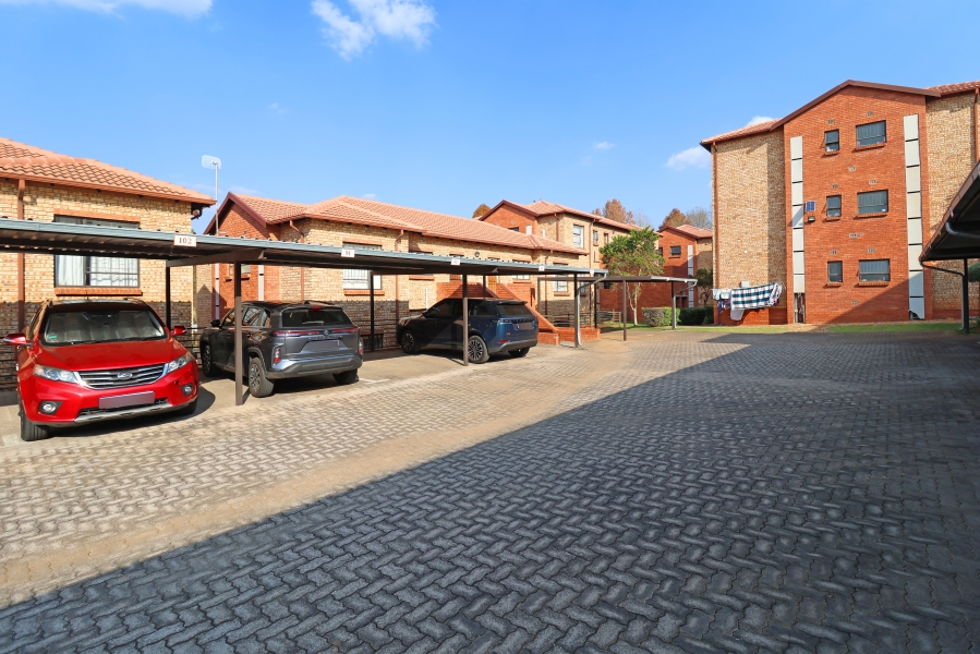2 Bedroom Property for Sale in Weltevreden Park Gauteng