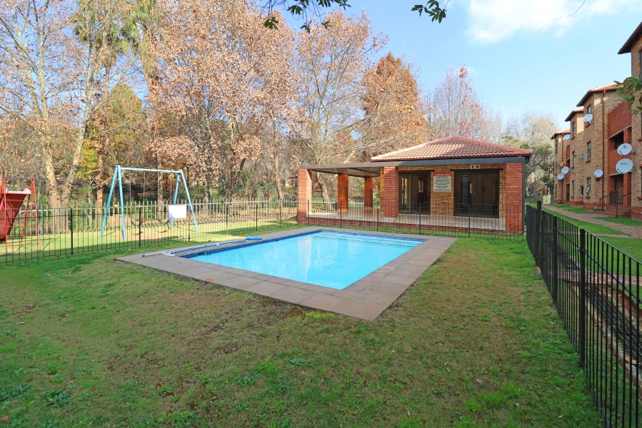 2 Bedroom Property for Sale in Weltevreden Park Gauteng