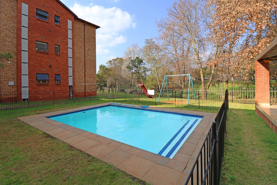 2 Bedroom Property for Sale in Weltevreden Park Gauteng