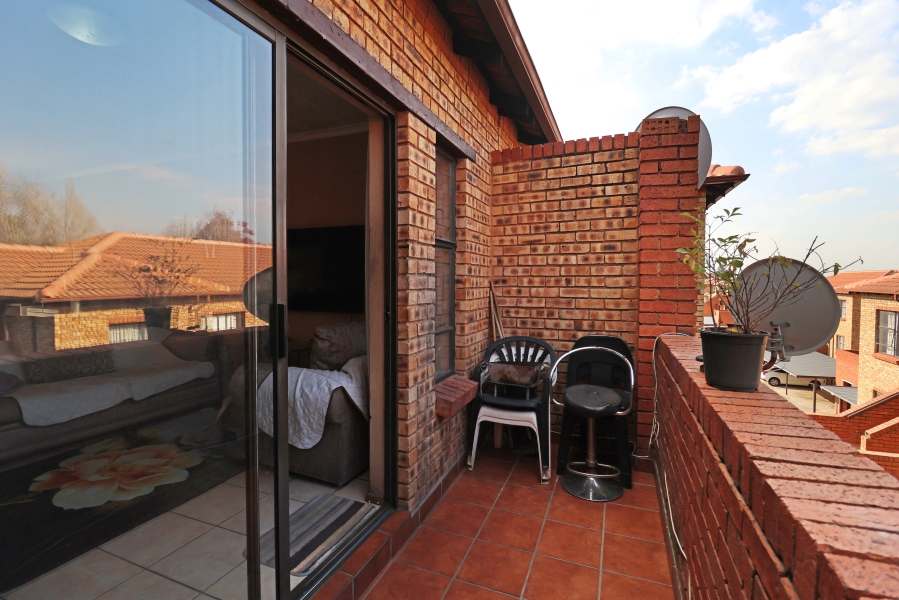 2 Bedroom Property for Sale in Weltevreden Park Gauteng