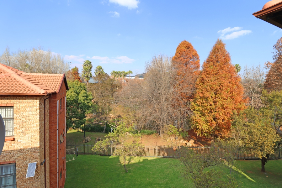 2 Bedroom Property for Sale in Weltevreden Park Gauteng