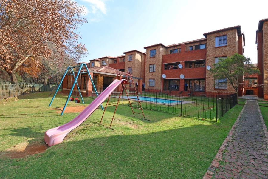 2 Bedroom Property for Sale in Weltevreden Park Gauteng