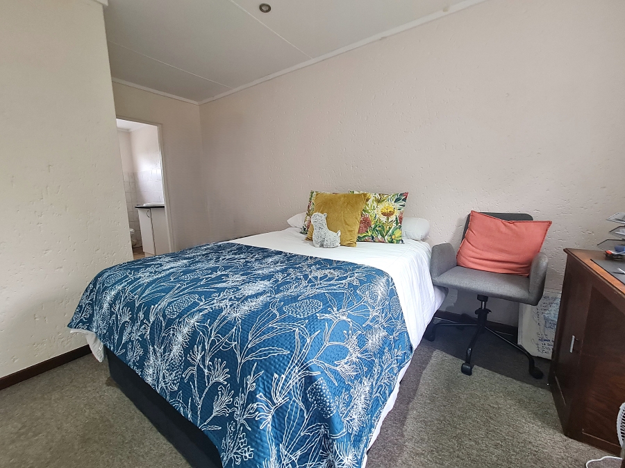 To Let 2 Bedroom Property for Rent in Darrenwood Gauteng