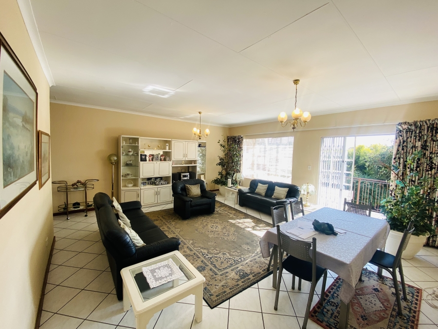 3 Bedroom Property for Sale in New Redruth Gauteng