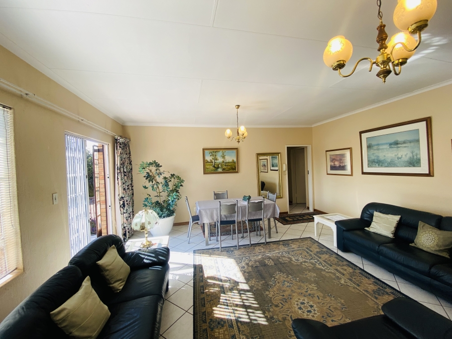 3 Bedroom Property for Sale in New Redruth Gauteng