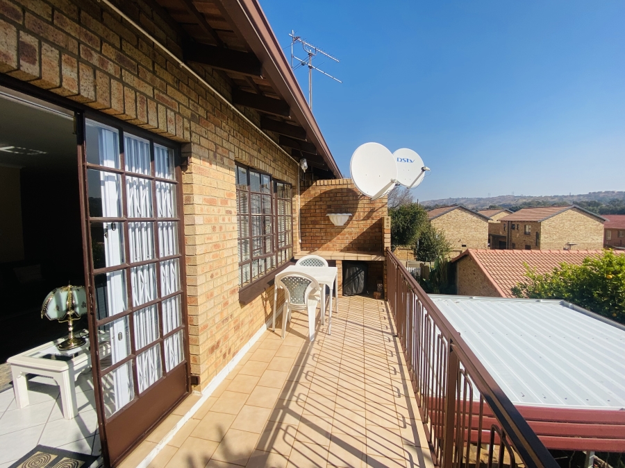 3 Bedroom Property for Sale in New Redruth Gauteng