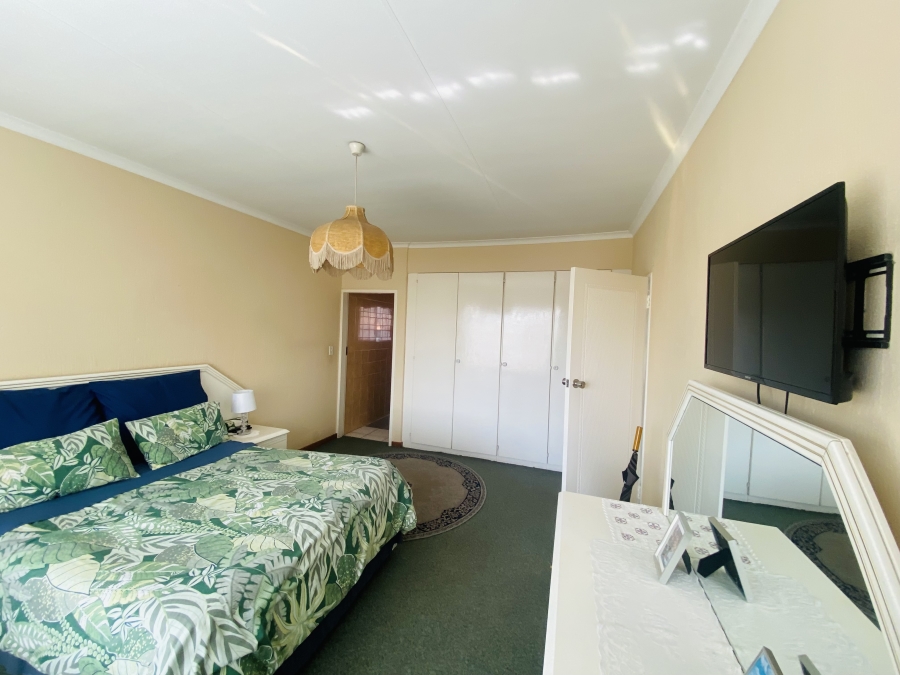 3 Bedroom Property for Sale in New Redruth Gauteng