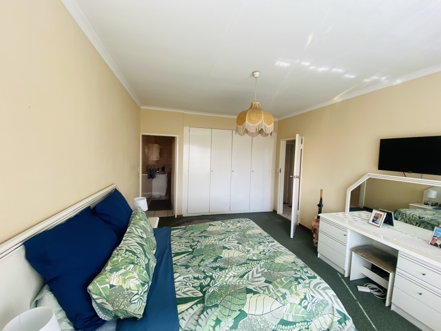 3 Bedroom Property for Sale in New Redruth Gauteng
