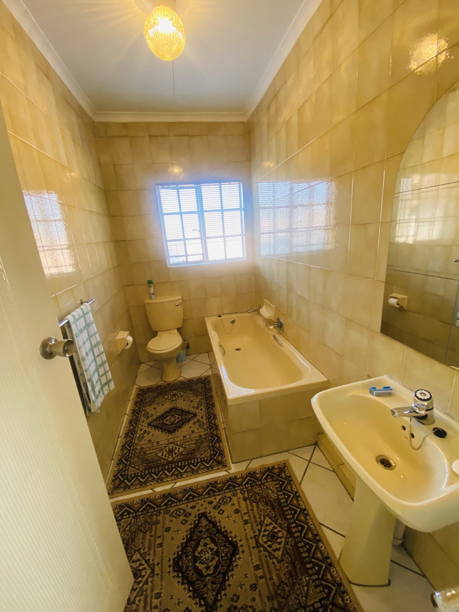3 Bedroom Property for Sale in New Redruth Gauteng