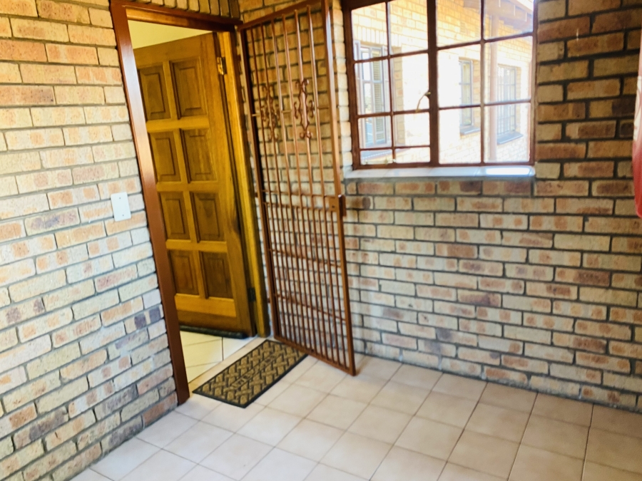 3 Bedroom Property for Sale in New Redruth Gauteng