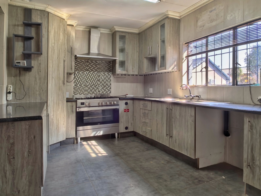 3 Bedroom Property for Sale in Rangeview Gauteng