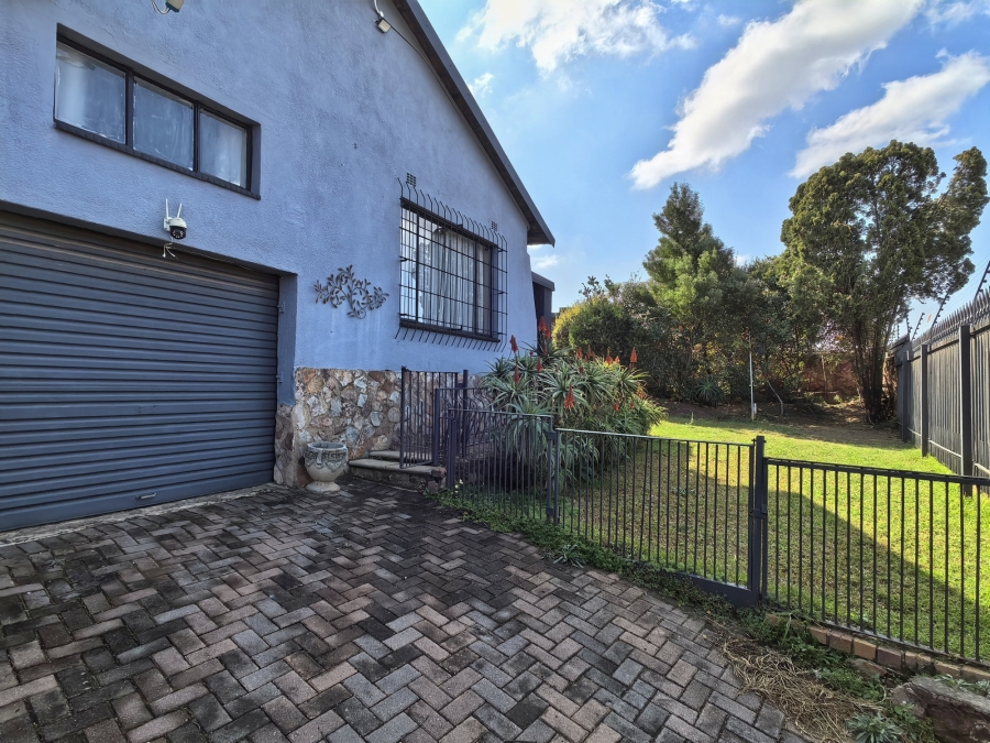 3 Bedroom Property for Sale in Rangeview Gauteng