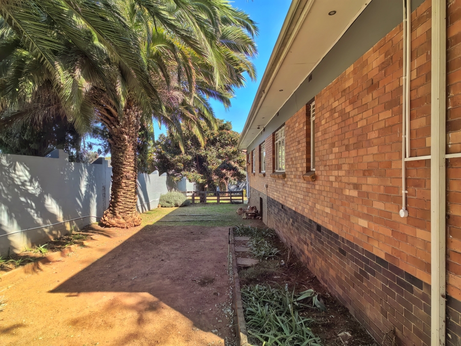 To Let 1 Bedroom Property for Rent in Florida Gauteng