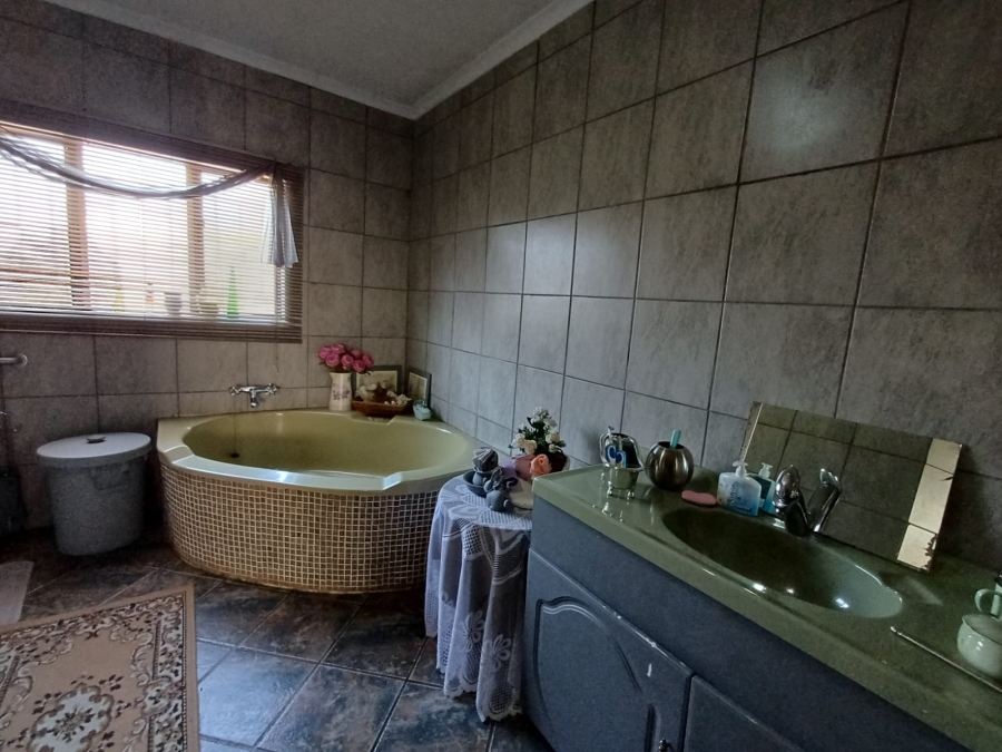 6 Bedroom Property for Sale in Vanderbijlpark SE Gauteng