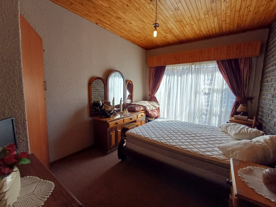 6 Bedroom Property for Sale in Vanderbijlpark SE Gauteng