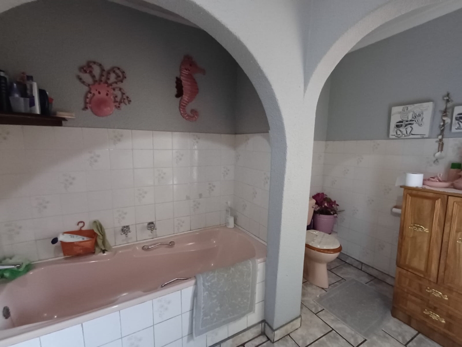 6 Bedroom Property for Sale in Vanderbijlpark SE Gauteng