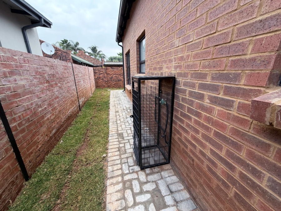 3 Bedroom Property for Sale in Annlin Gauteng