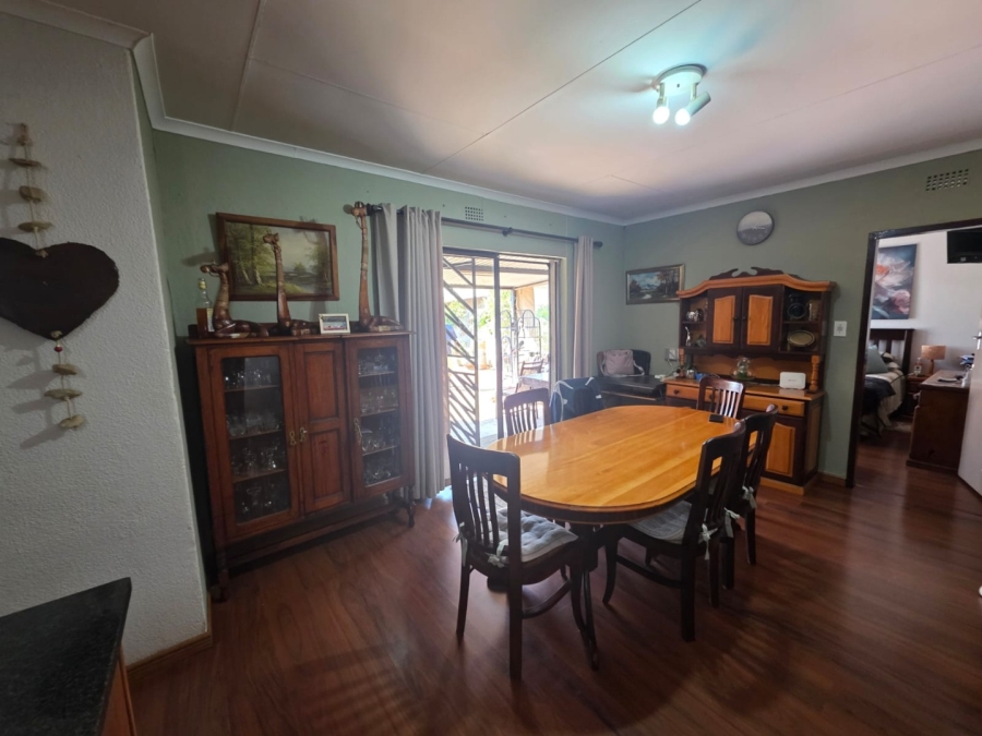 4 Bedroom Property for Sale in Crystal Park Gauteng