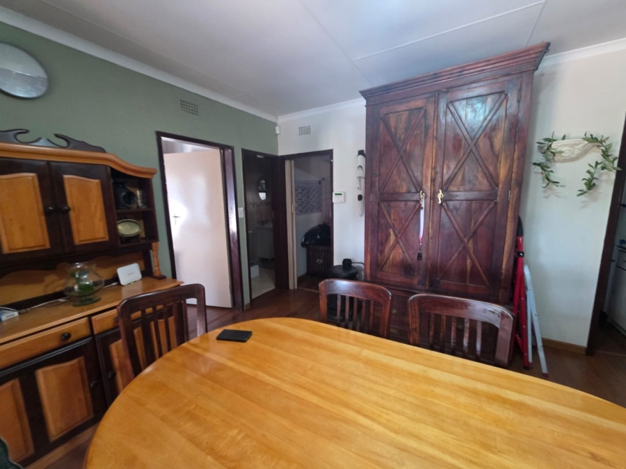 4 Bedroom Property for Sale in Crystal Park Gauteng