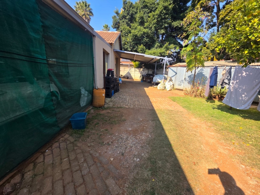 4 Bedroom Property for Sale in Crystal Park Gauteng